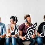Descubre cómo la música puede potenciar la socialización y mejorar tu calidad de vida